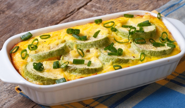 Запеканка с тиквички за лека и вкусна вечеря
